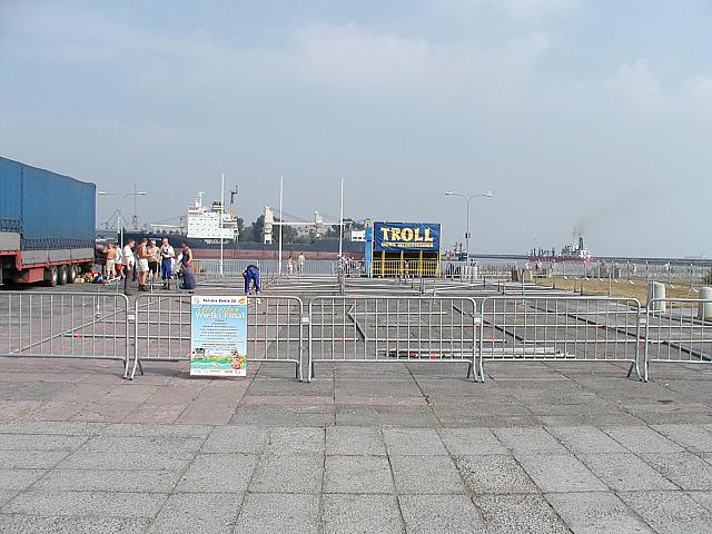P8283192