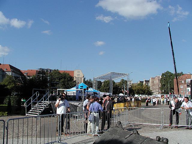P8310775