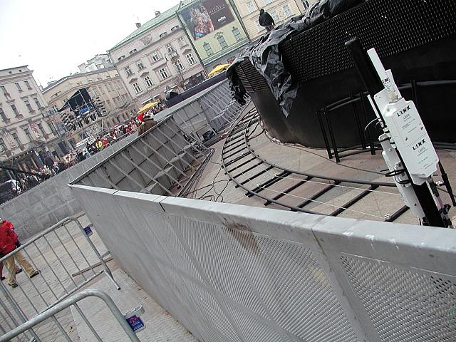PC300716