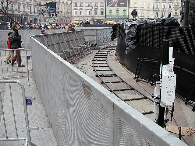 PC300717