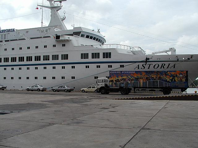 P6111852